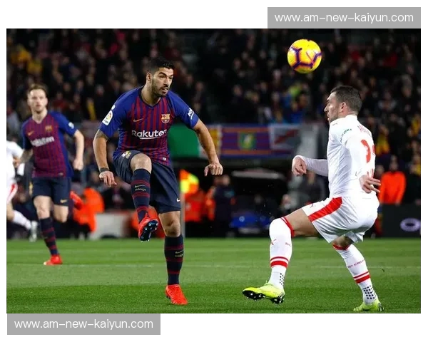 战火重燃！诺坎普与伯纳乌的王者对决，为你而生的巴萨皇马海报！